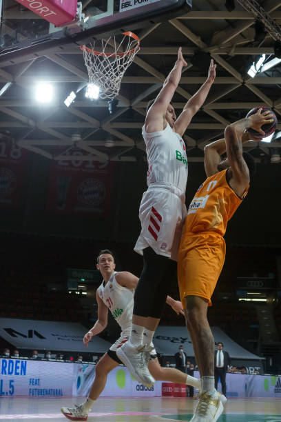 她向学生们 她向学生们